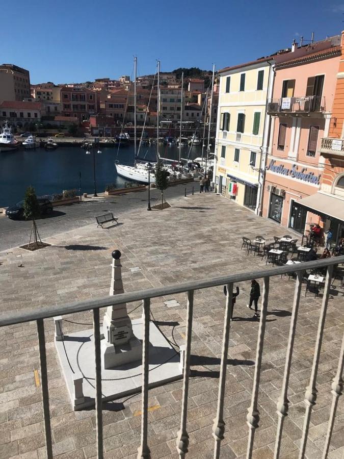 Maison Sur L'Ancien Port, La Maddalena La Maddalena  Exterior foto